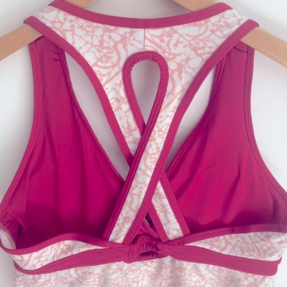 Lucy tie side scrunched Raspberry & White‎  Tankini, Size M